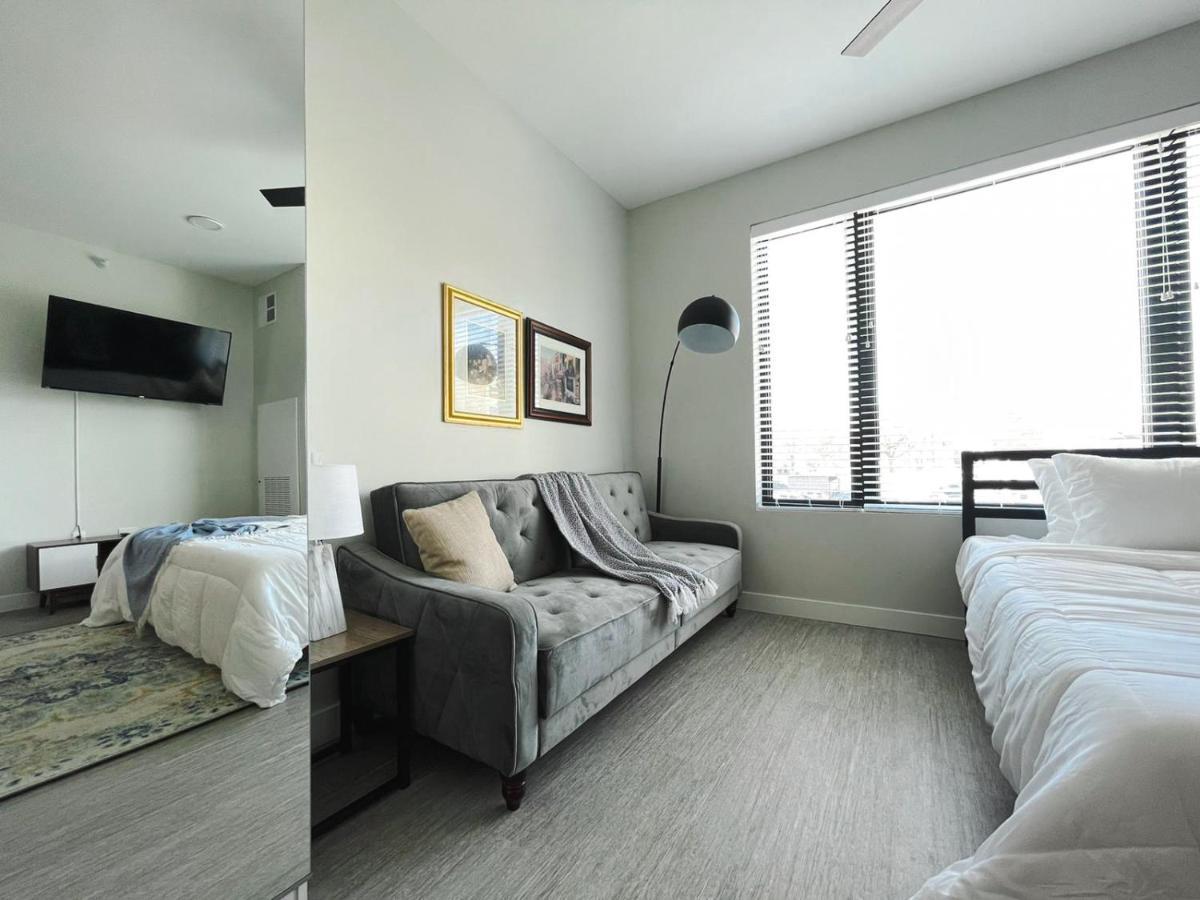 Sleepover Studio Apartments 디모인 외부 사진